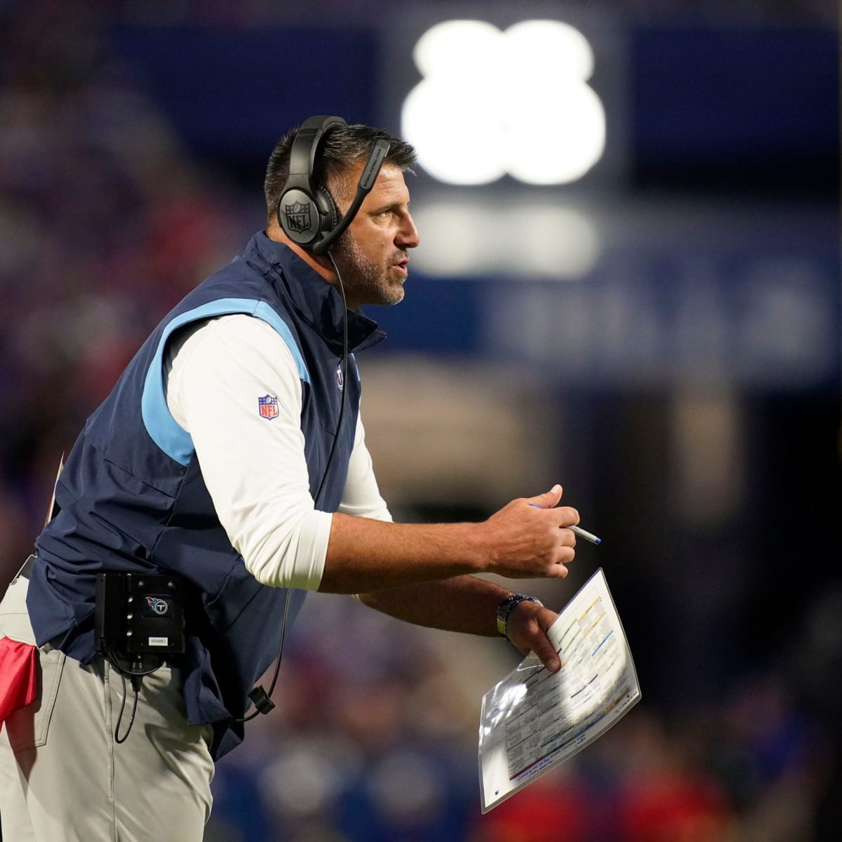 Titans' Head Coach Mike Vrabel Puts Down Roots in Nashville