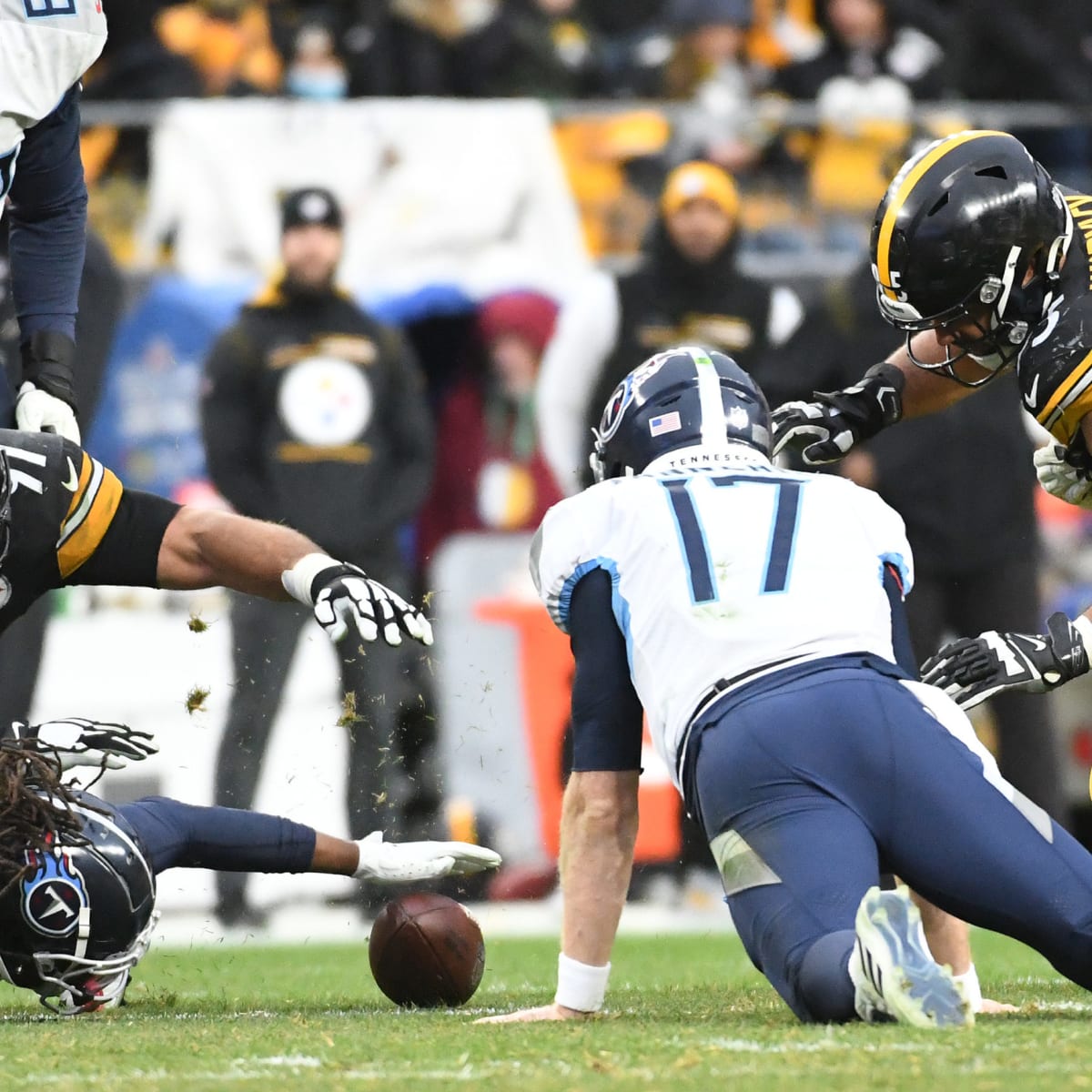Tennessee Titans cannot stop the bleeding against the Pittsburgh Steelers -  A to Z Sports