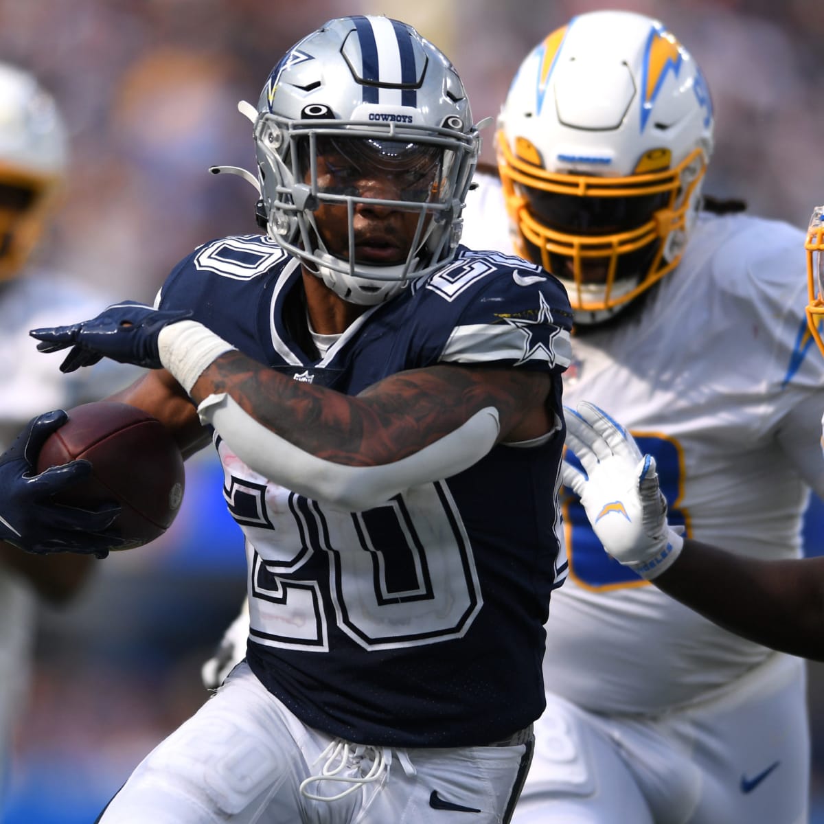 The Tony Pollard effect clear for Cowboys as explosive runs abound against  Bears - The Athletic