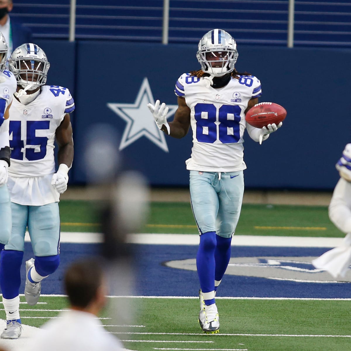 Get ya popcorn ready:' CeeDee Lamb channels T.O. at Cowboys practice