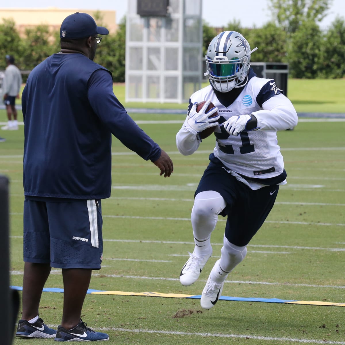 Beloved Cowboys RB coach Gary Brown passes away, age 52