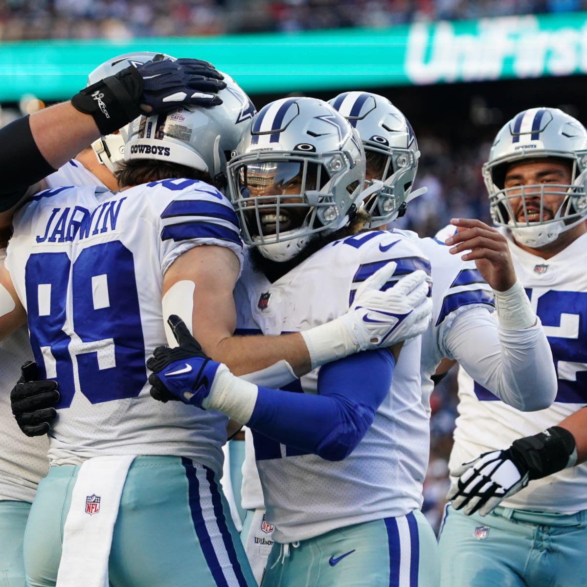 Dallas Cowboys Cut Blake Jarwin as He Fights Back from Hip Surgery