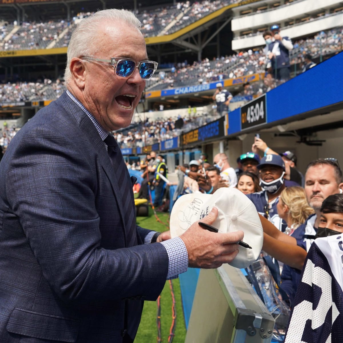 Stephen Jones' approach to the Cowboys salary cap is a recurring