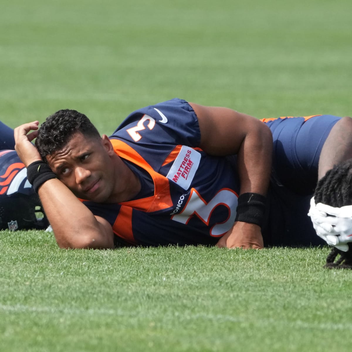 WATCH: Denver Broncos players impersonate QB Russell Wilson - A to Z Sports