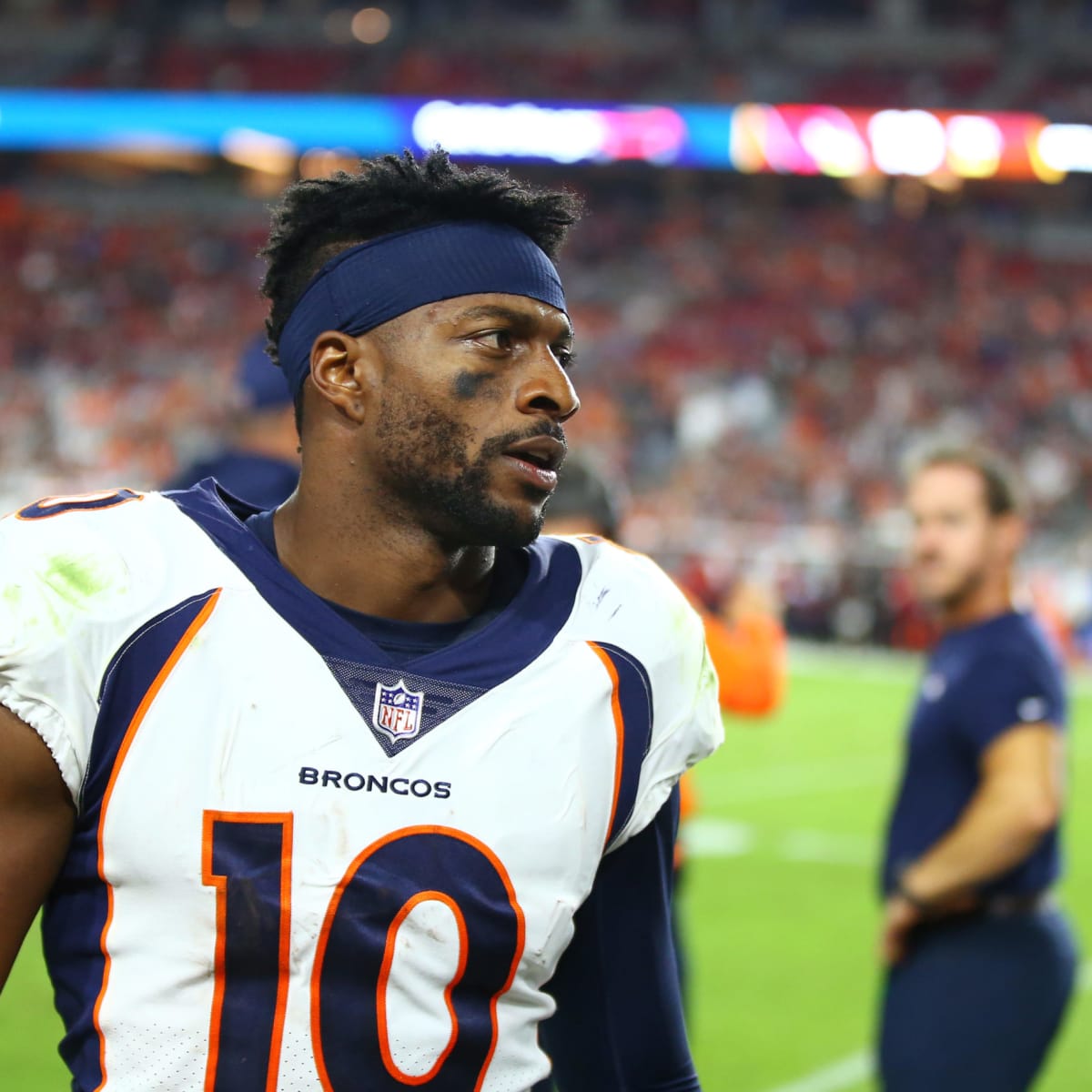 Elam to retire a Bronco