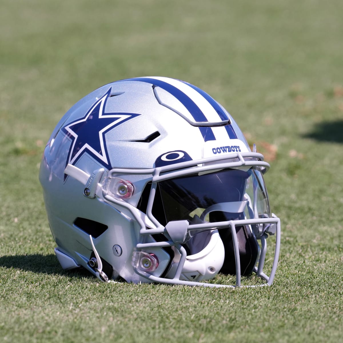 Cowboys outsmart NFL's recent rule change and look great while