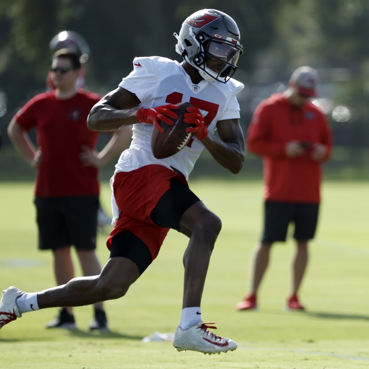 Chris Godwin, Russell Gage listed as questionable for Bucs' season