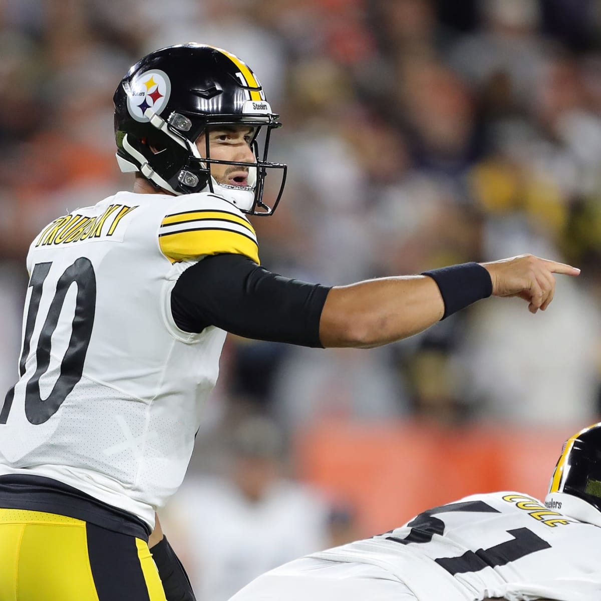 What is the Steelers' offensive identity? Center Mason Cole would like to  know