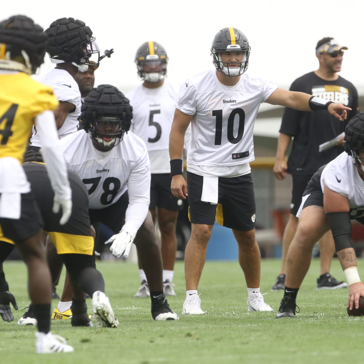 Mark Madden: Steelers QB Kenny Pickett isn't giving the Steelers a