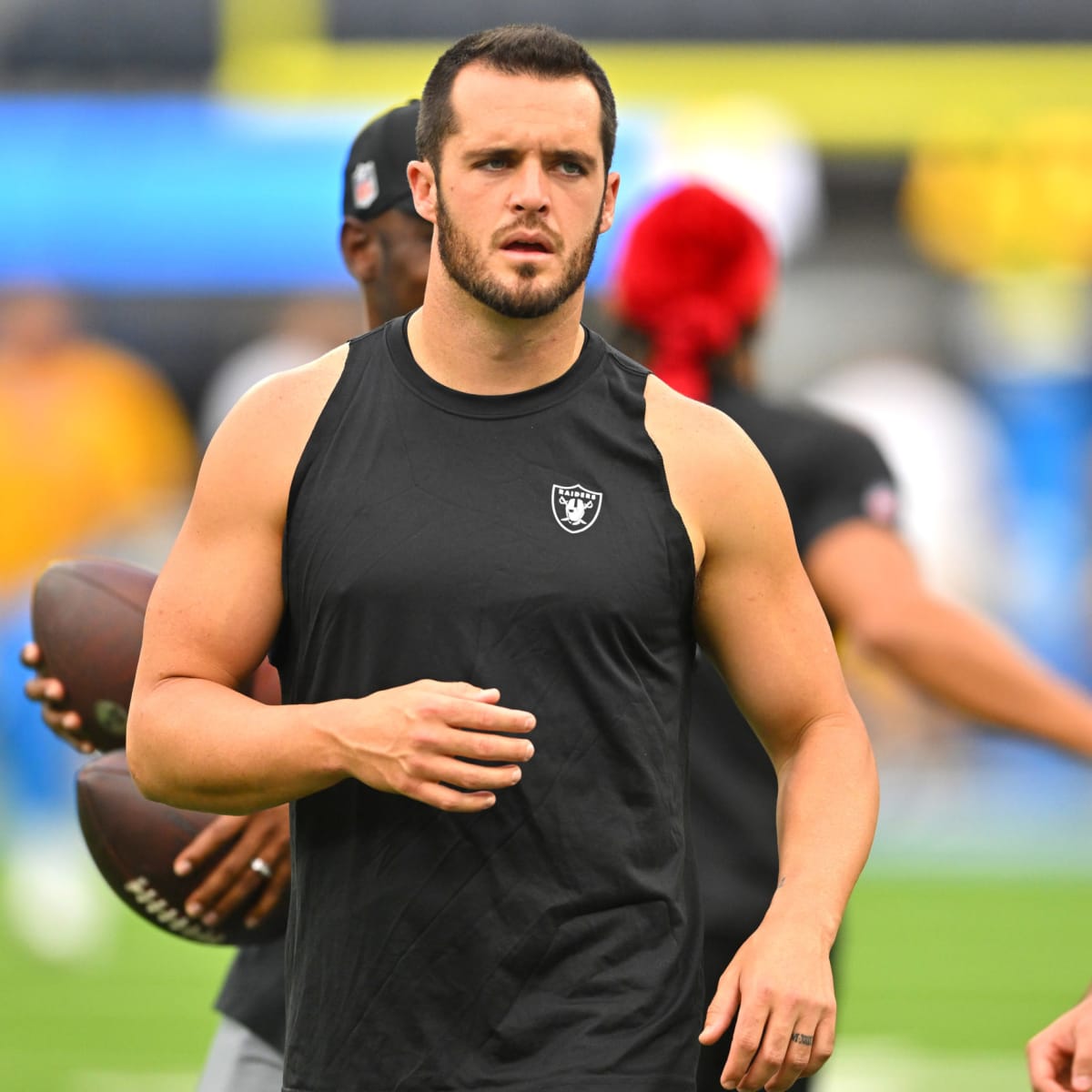 Derek Carr resisting urge to 'tell the whole truth' on Raiders