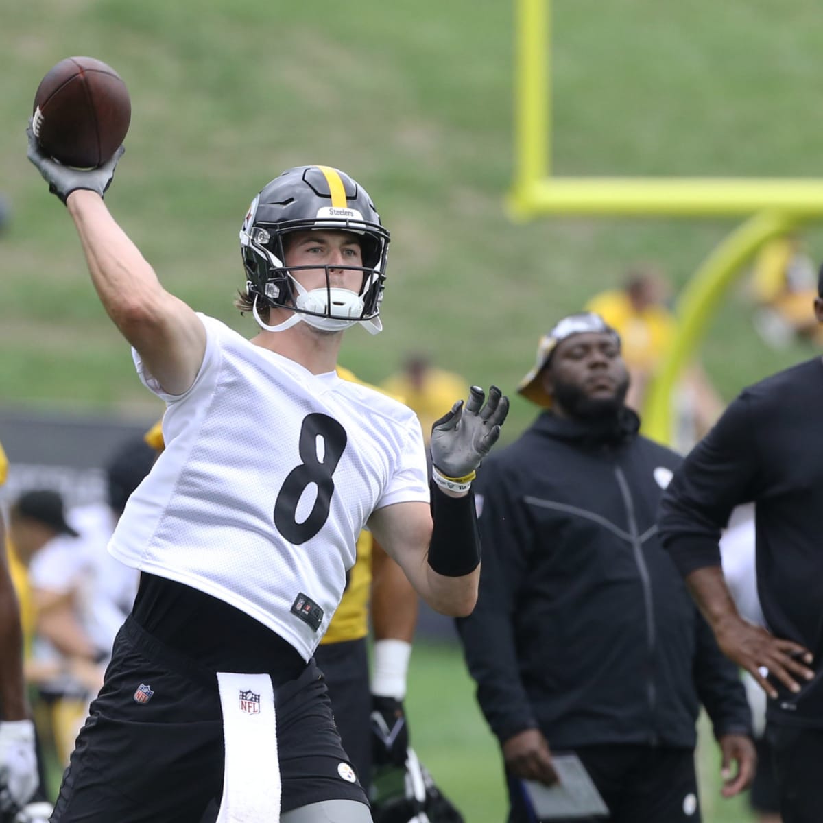 Steelers Release Initial Depth Chart; Rookie Quarterback Kenny Pickett  Listed As 3rd String