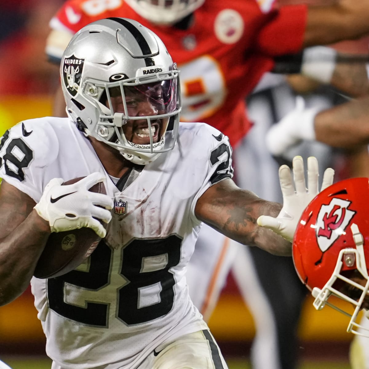 Josh Jacobs has high praise to Raiders' rookie Aidan O'Connell - A to Z  Sports