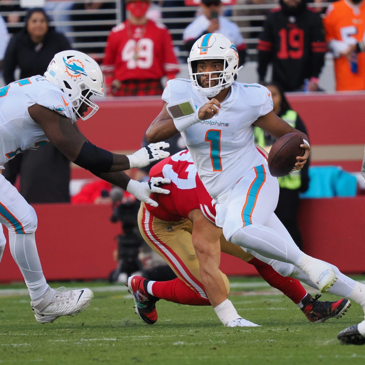 Tua Tagovailoa is the first Dolphins QB to finish back-to-back games with a  completion percentage of 80 or higher. : r/miamidolphins