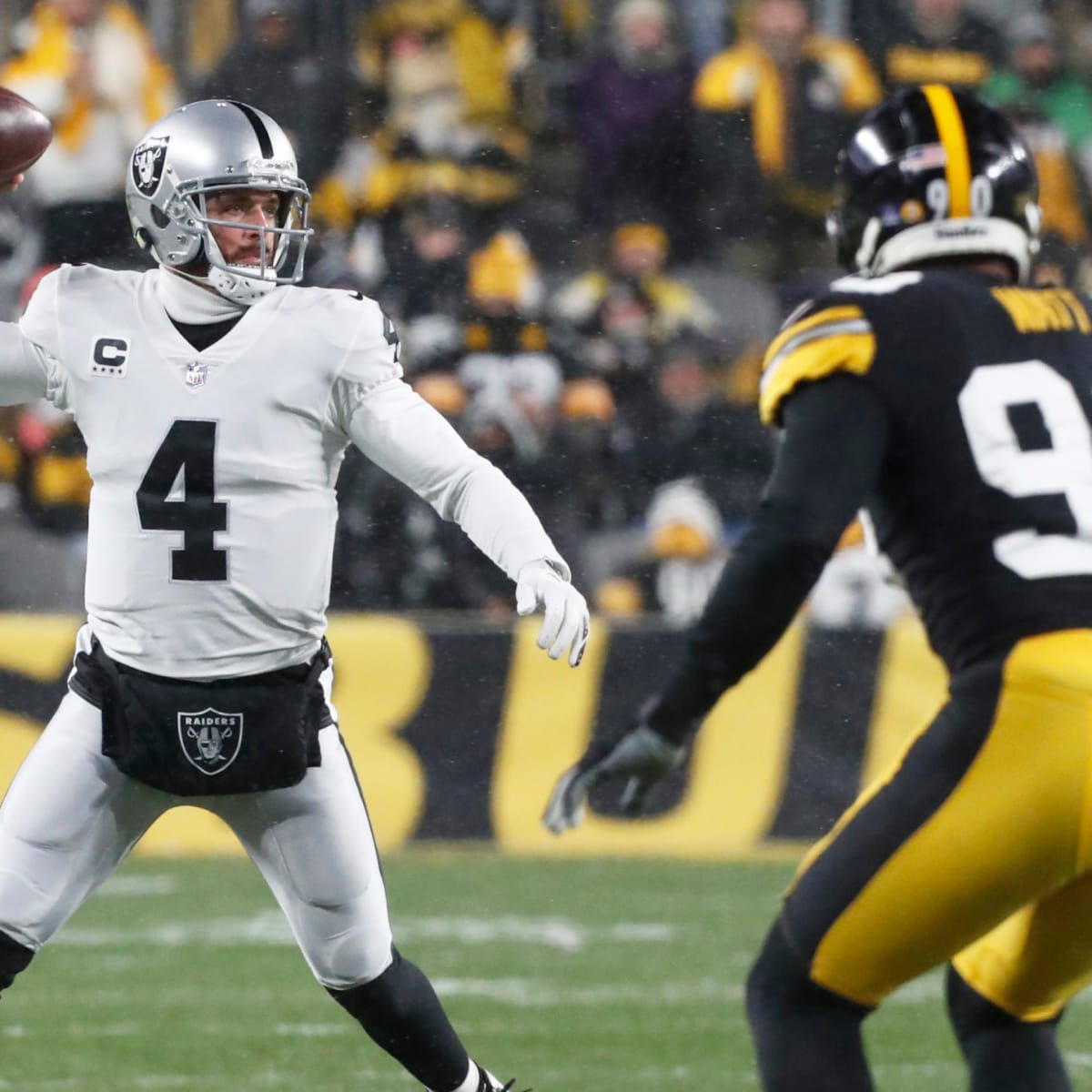 Carr's deep passes drive Raiders over Steelers