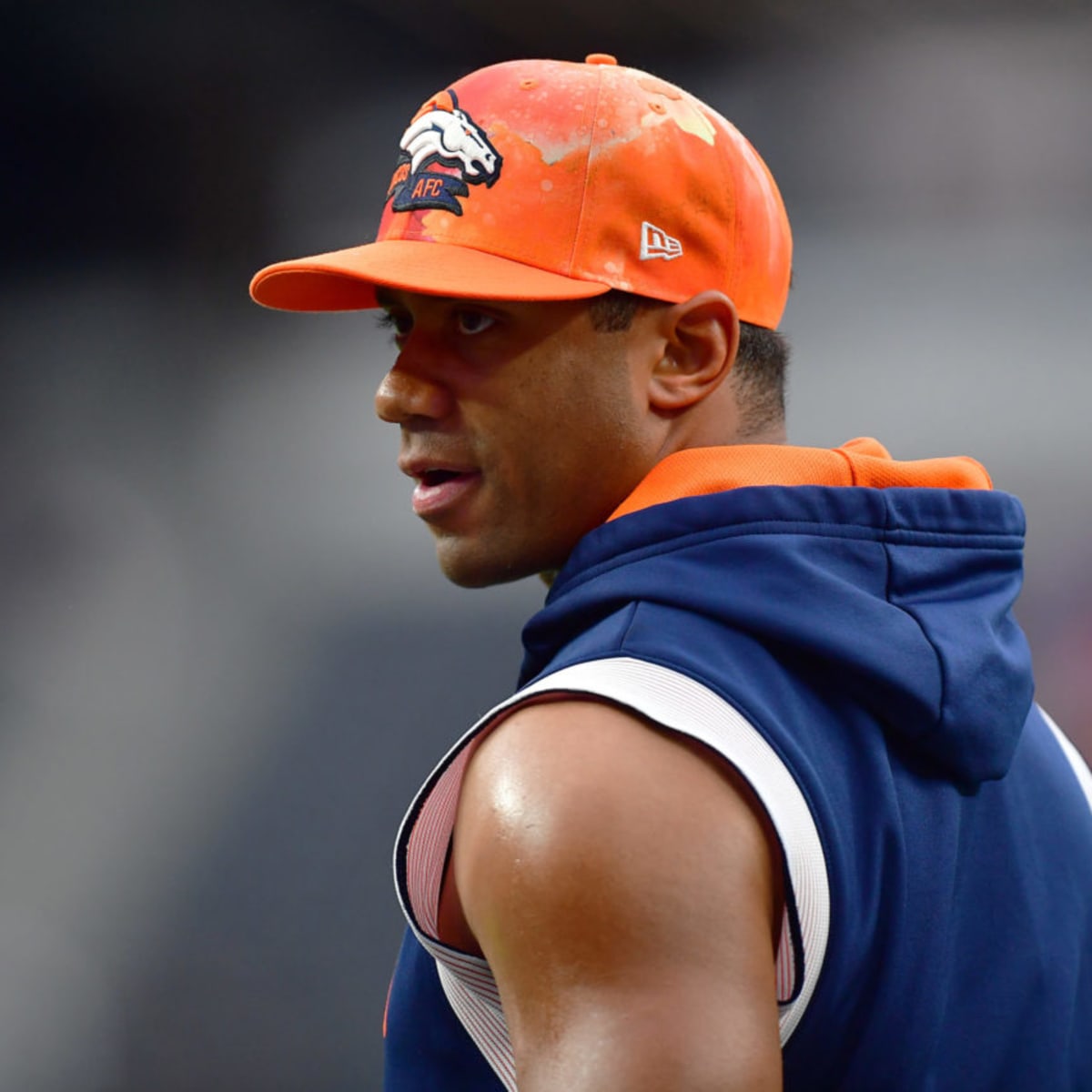 Russell Wilson worked out in airplane aisle for hours as Broncos