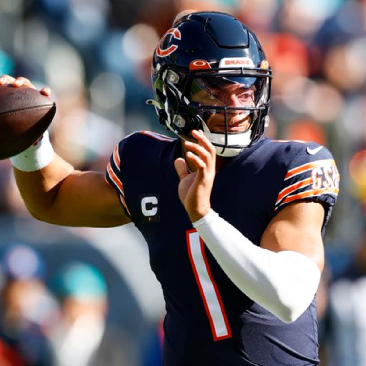 Justin Fields shines again in Chicago Bears' defeat in Dallas