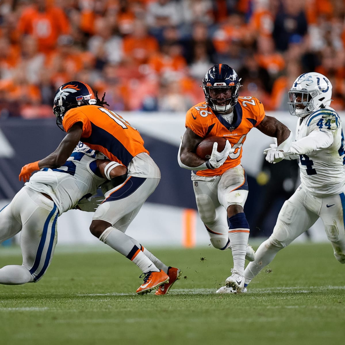 Denver Broncos sign RB Marlon Mack off San Francisco 49ers