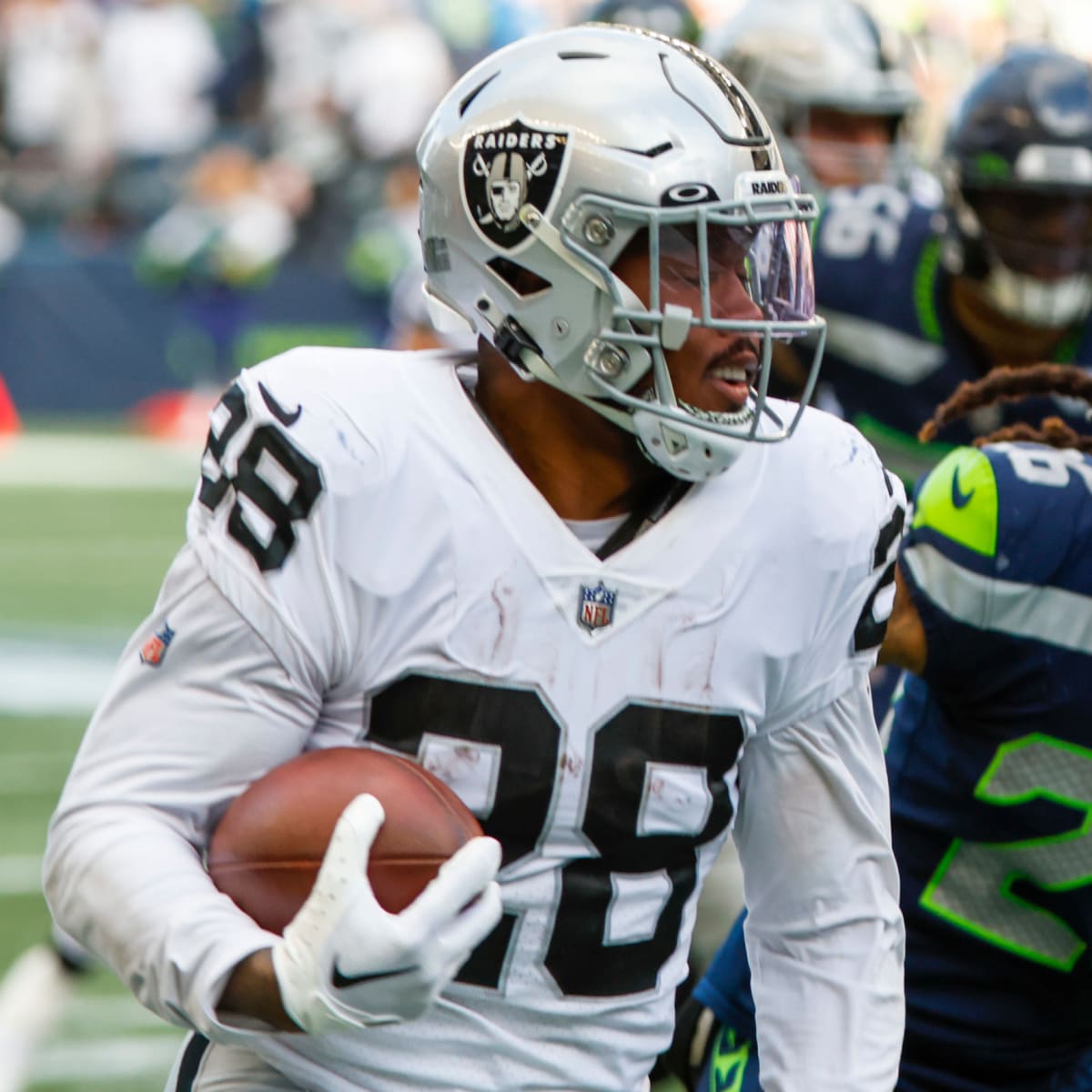 Seahawks lose 40-34 to Raiders after giving up 86-yard score in OT