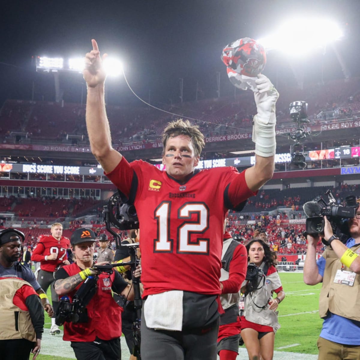 Tom Brady and the Bucs overcome 13-point 4th quarter deficit to take down  Saints on MNF