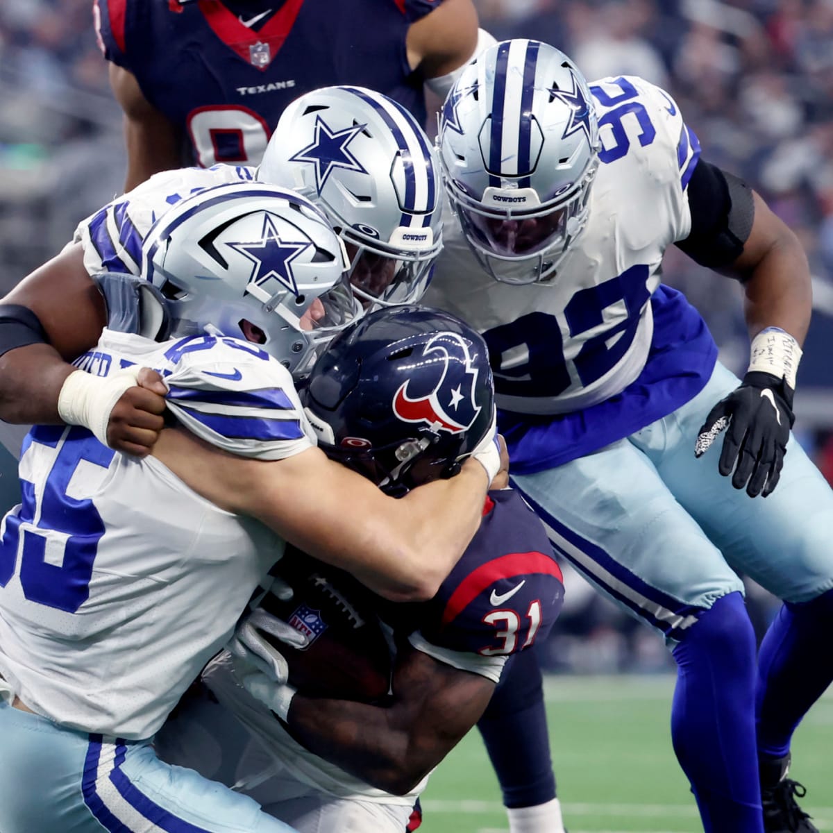 Cowboys' Leighton Vander Esch ruled out vs Jaguars with neck issue