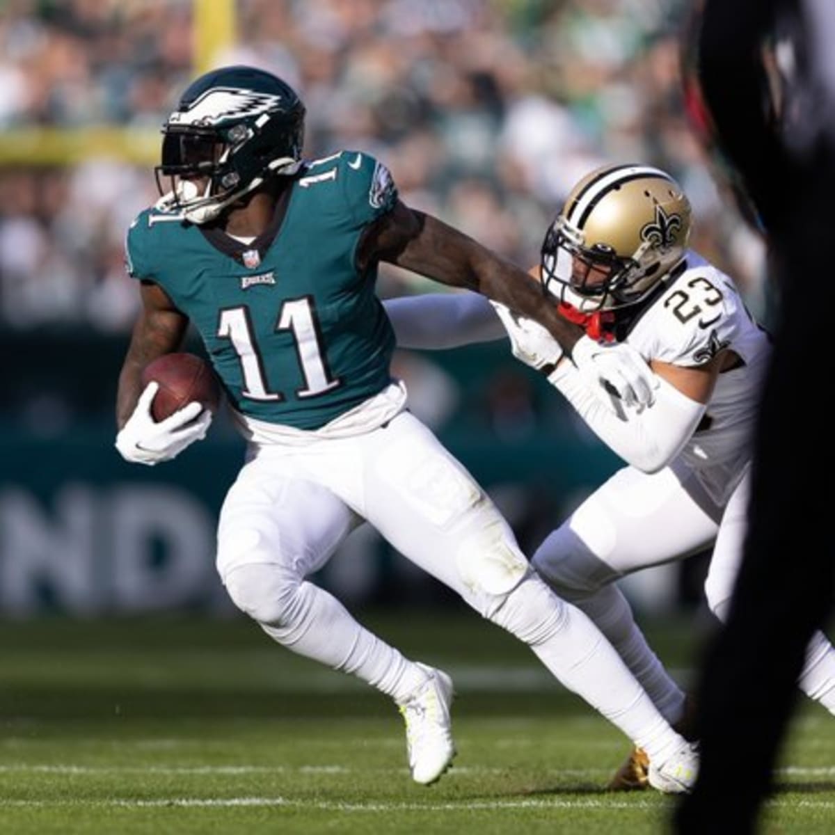 Eagles' A.J. Brown catches his second TD against the Titans