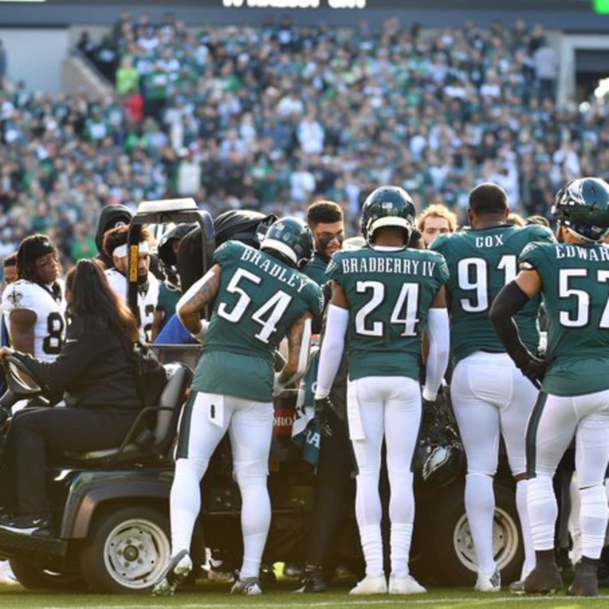 Josh Sweat of the Philadelphia Eagles gets set against the Houston