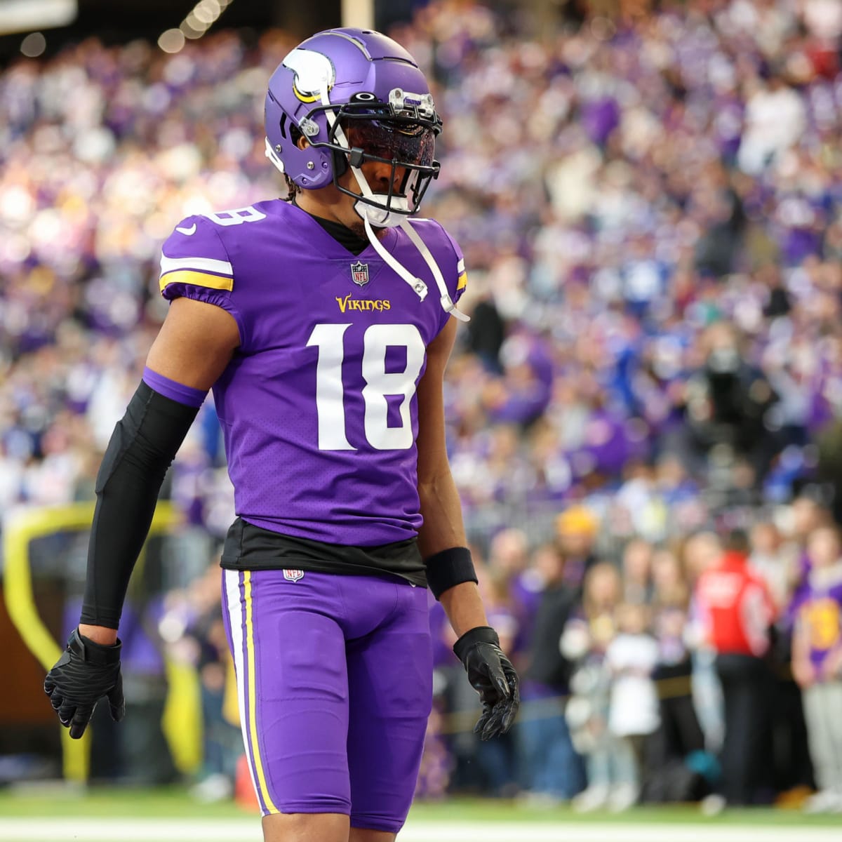 Baltimore, USA. 07th Nov, 2021. Minnesota Vikings WR Justin Jefferson (18)  in action during a game against the Baltimore Ravens at M&T Bank Stadium in  Baltimore, Maryland on November 7, 2021. Photo/