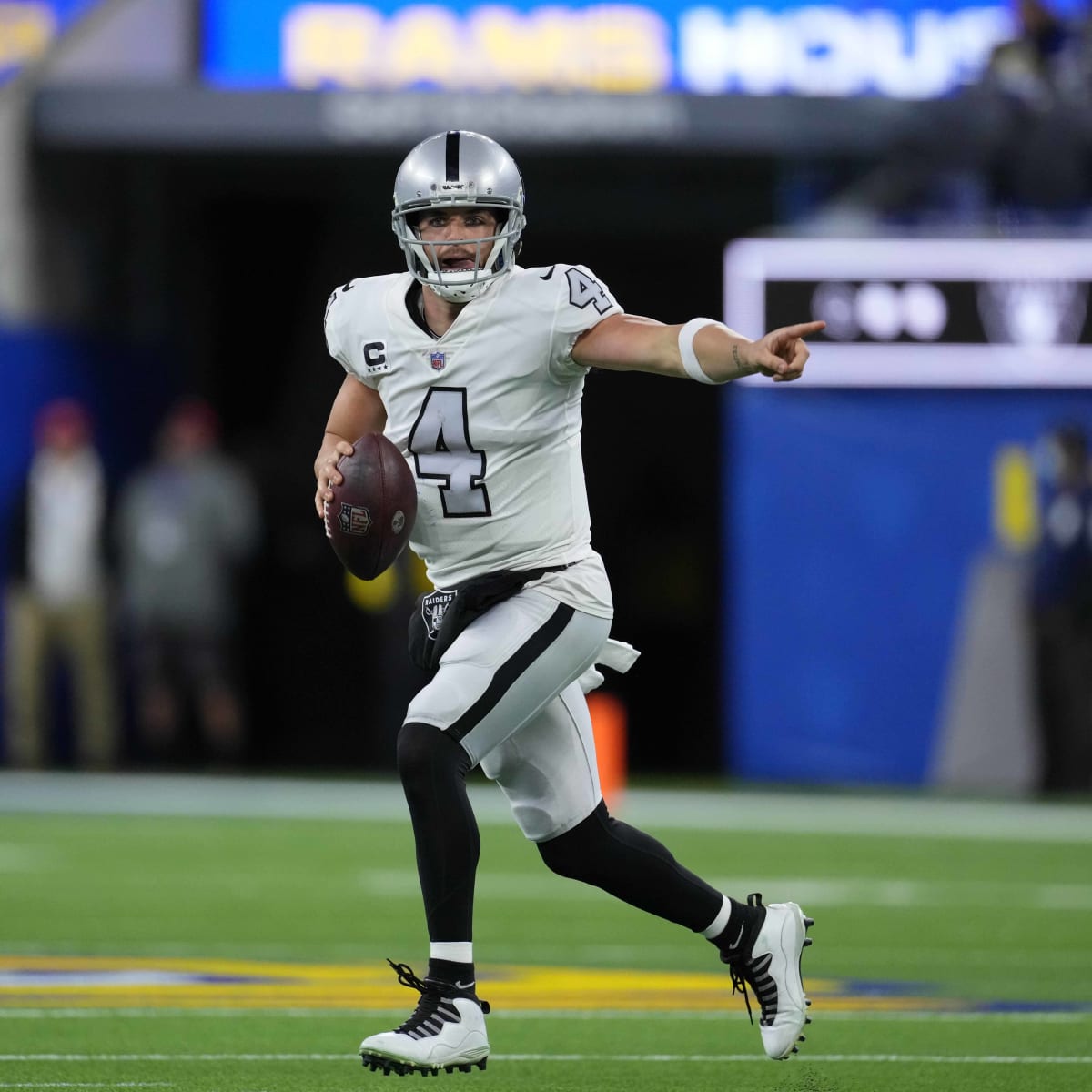 QB Derek Carr is still 'adjusting' to New Orleans Saints, but he's feeling  rejuvenated