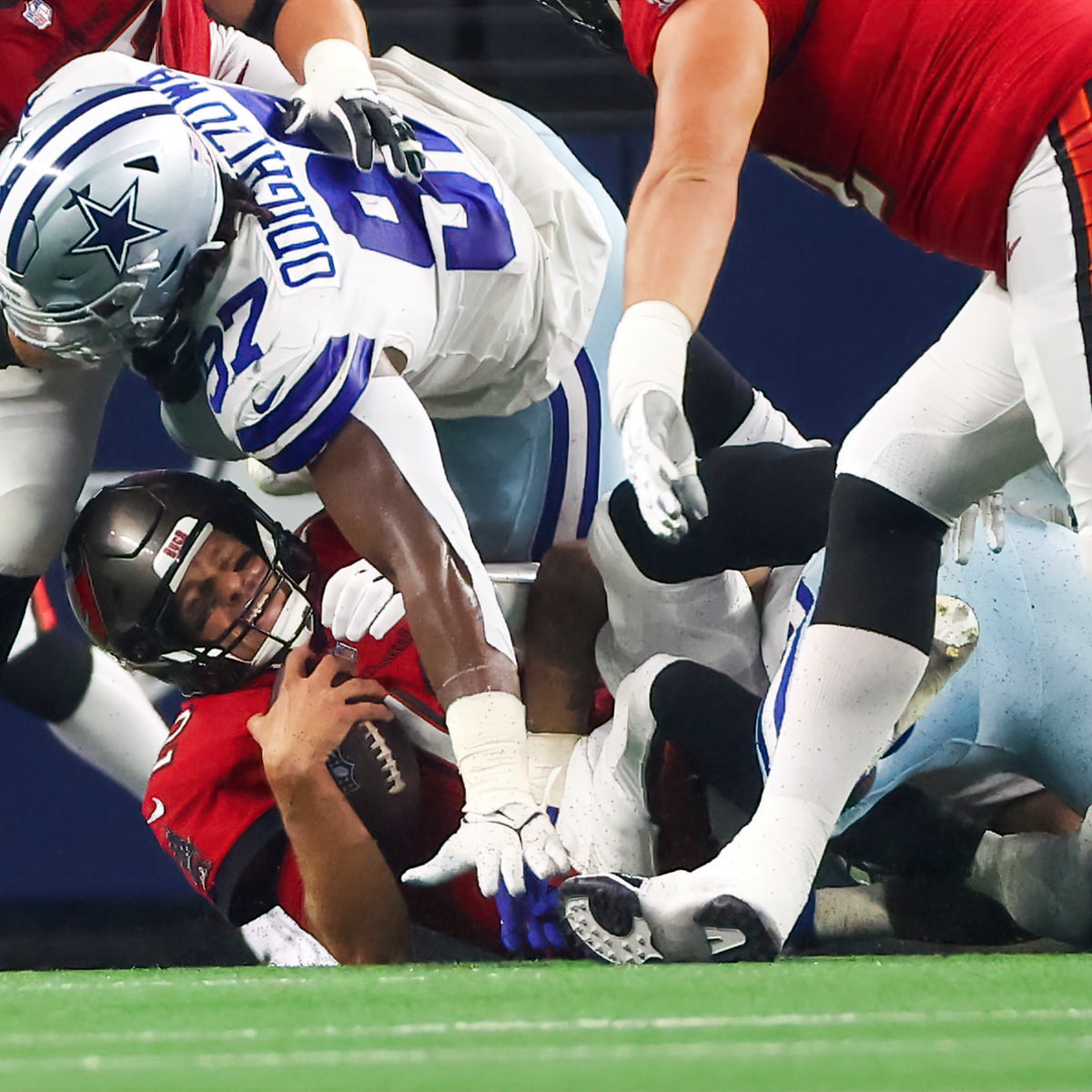 Cowboys vs. Buccaneers will be shaped by decision on C Ryan Jensen