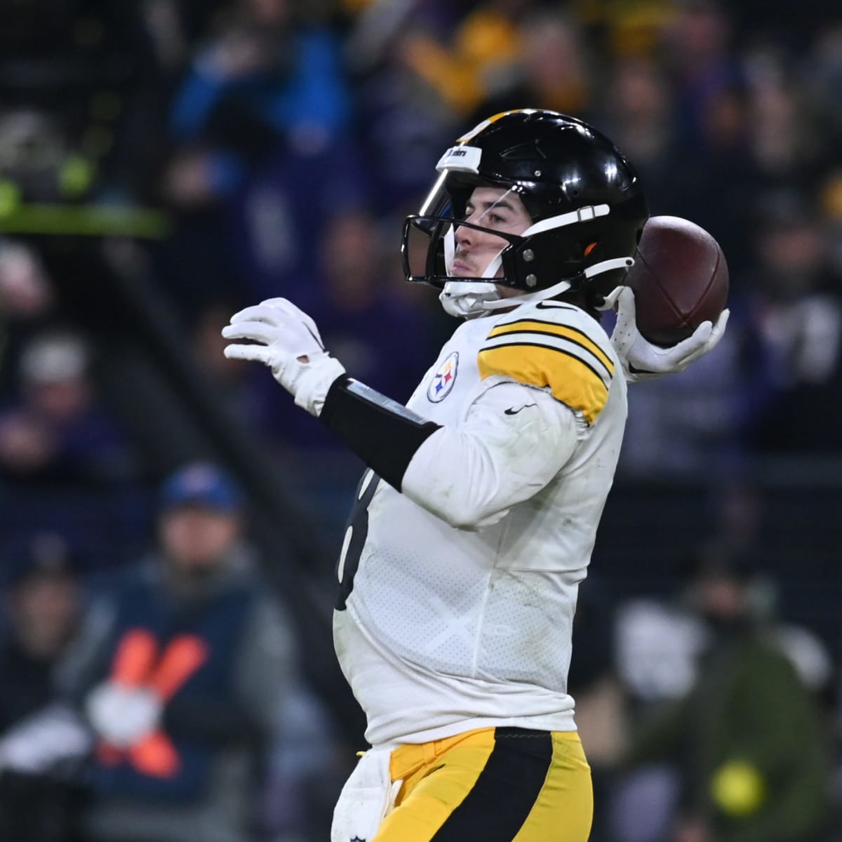 Reliable Steelers' TE Pat Freiermuth Hoping This is the Start of  Pittsburgh's 1st Win Streak in 2022