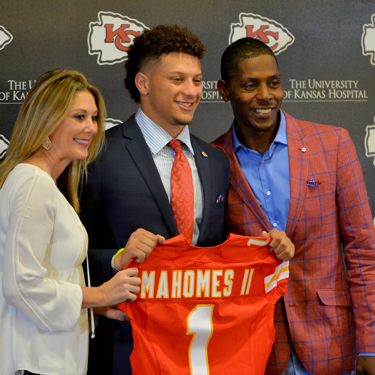 New dad Patrick Mahomes turns attention to Bengals