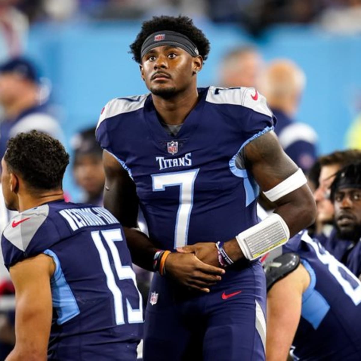 Tennessee Titans quarterback Malik Willis (7) and quarterbacks coach Pat O'  Hara talk on the field before an NFL football game against the Indianapolis  Colts, Sunday, Oct. 2, 2022, in Indianapolis. (AP