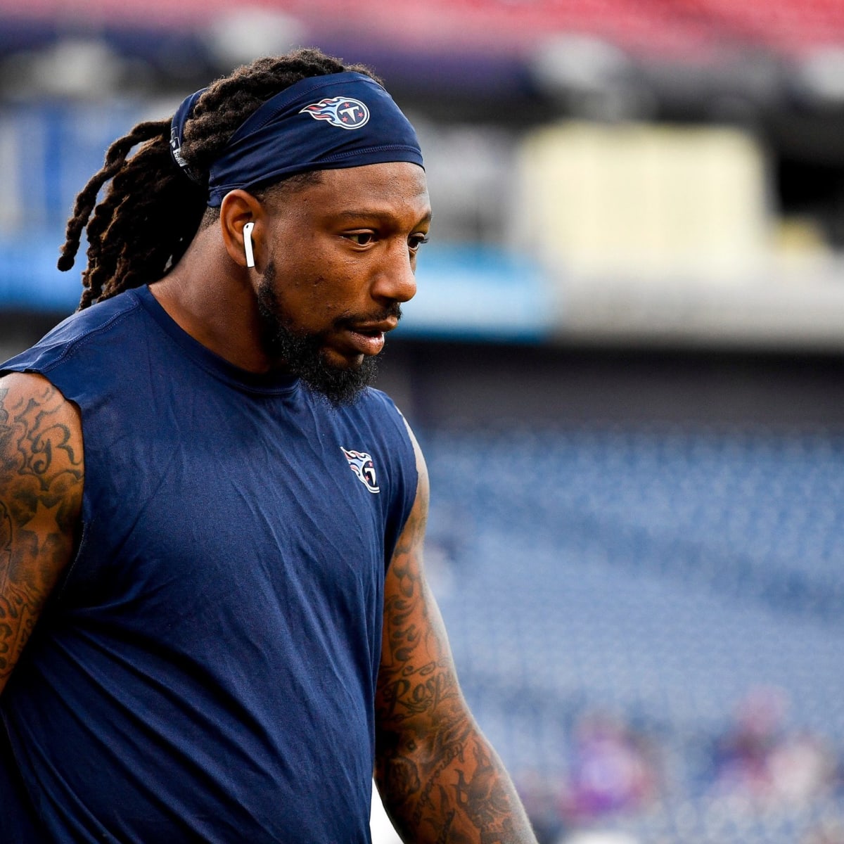 Tennessee Titans outside linebacker Bud Dupree (48) plays against the Miami  Dolphins during an NFL football game, Sunday, Jan. 2, 2022, in Nashville,  Tenn. (AP Photo/John Amis Stock Photo - Alamy