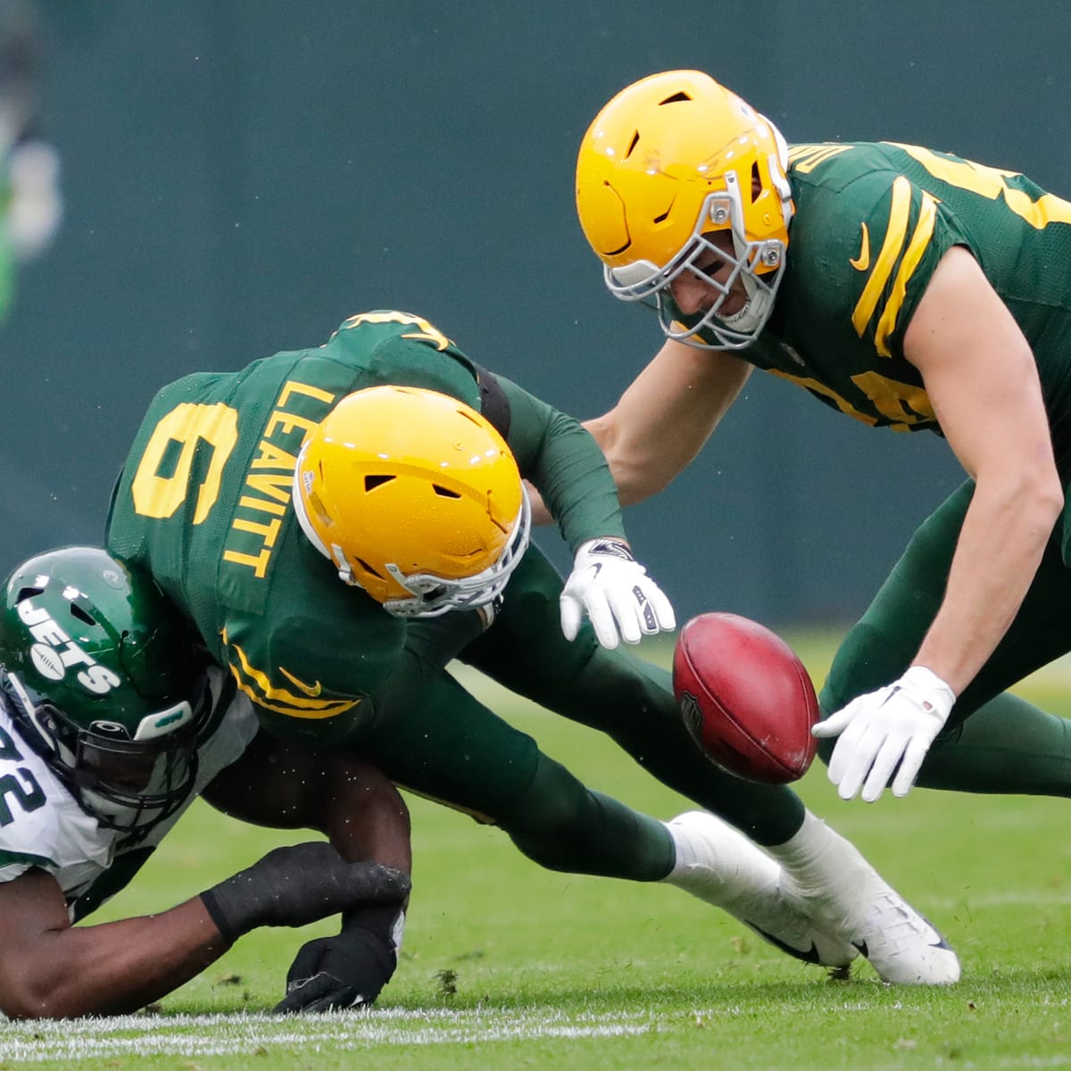 Packers re-sign special teams standout Dallin Leavitt