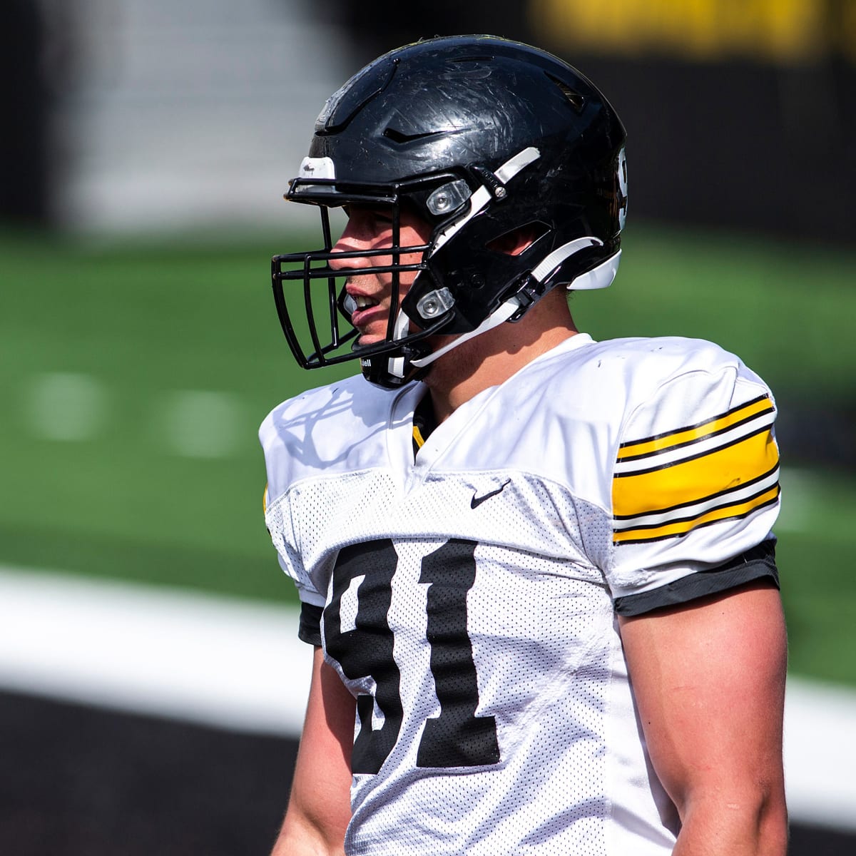 Packers: Lukas Van Ness shares epic message after signing contract