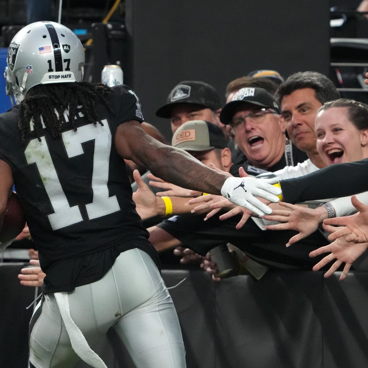 Davante Adams reveals he doesn't see eye-to-eye with Raiders front office -  A to Z Sports