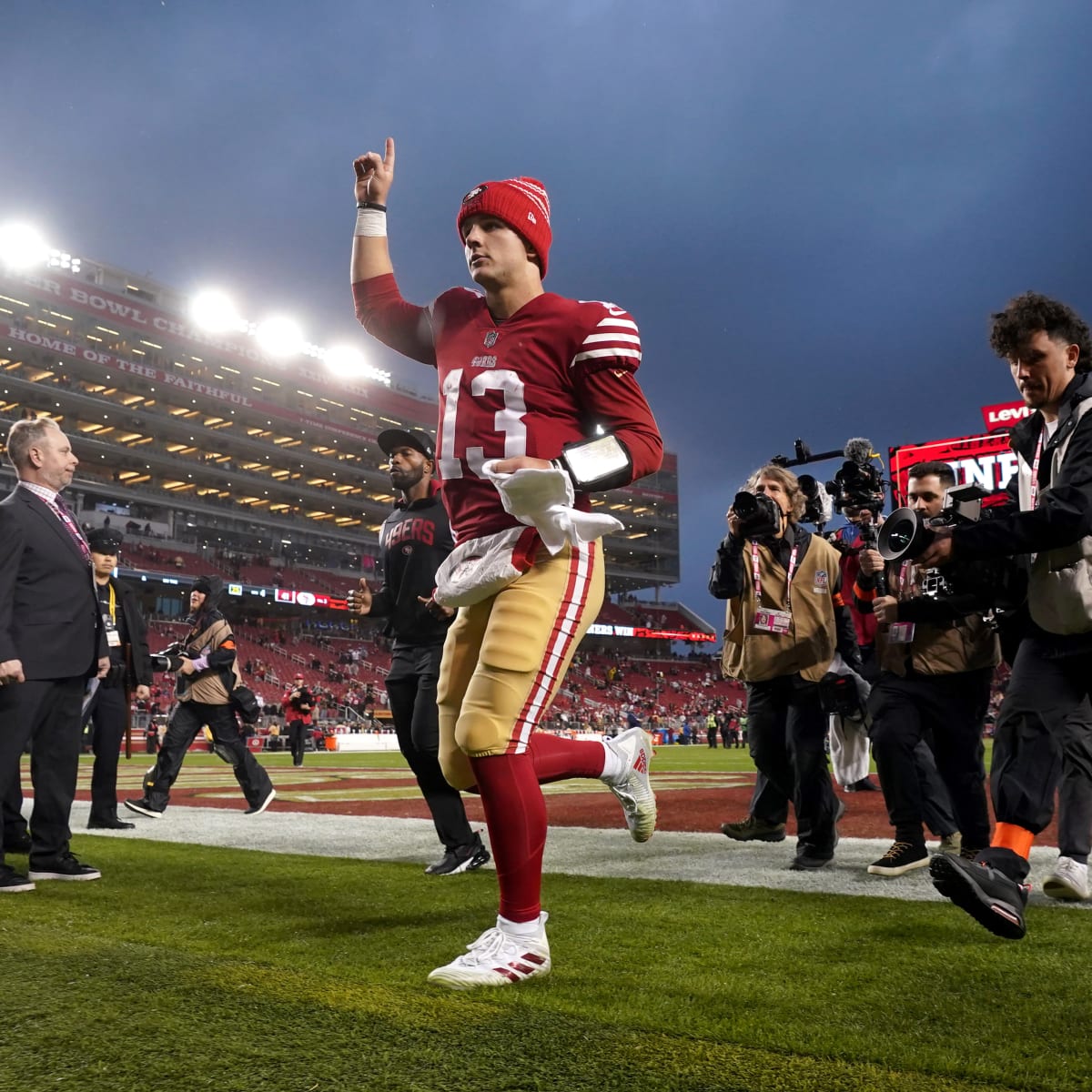 Faithful, could someone ID this jacket for me??? : r/49ers