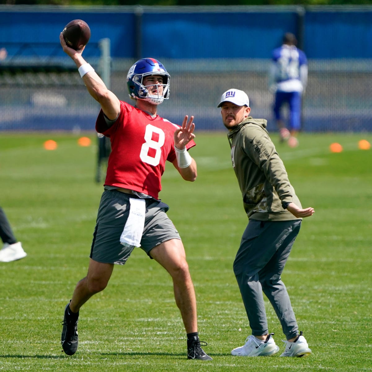 Analyst Predicts Giants Will Replace Daniel Jones In 2023 - The