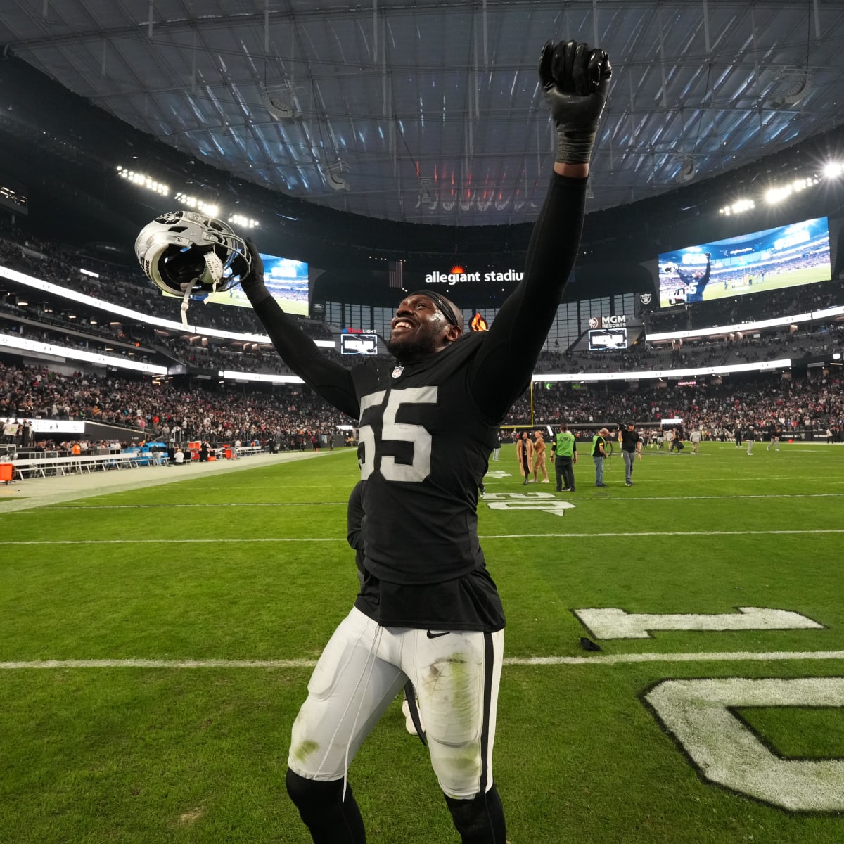 What's Going on With Las Vegas Raiders DE Chandler Jones?