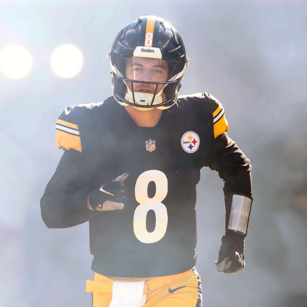 Steelers News: Former NFL GM Speaks Out on QB Kenny Pickett