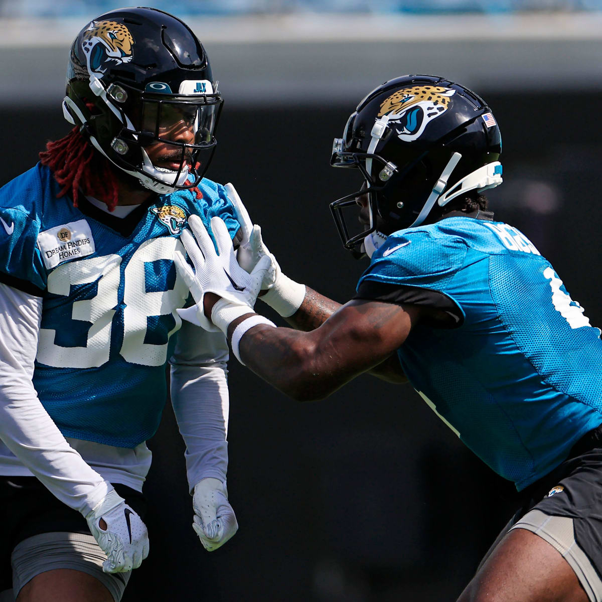 Trio of Jacksonville Jaguars Running Backs Battle for Touches