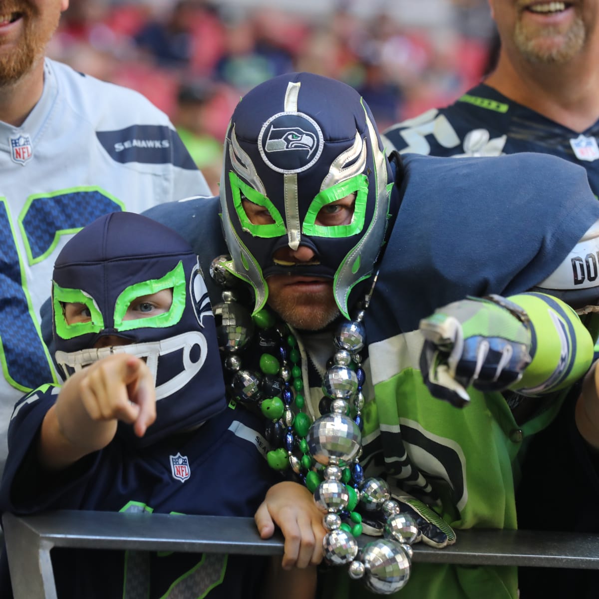 Fans Are Loving The Seahawks Throwback Uniforms - The Spun: What's