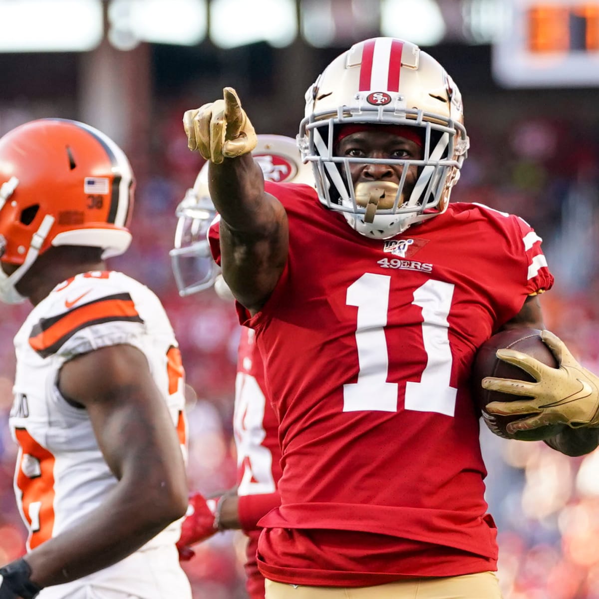 San Francisco, California, USA. 1st Nov, 2018. San Francisco 49ers wide  receiver Marquise Goodwin (11) runs after catching pass on Sunday, October  31, 2018, at Levi's Stadium in Santa Clara, California. The