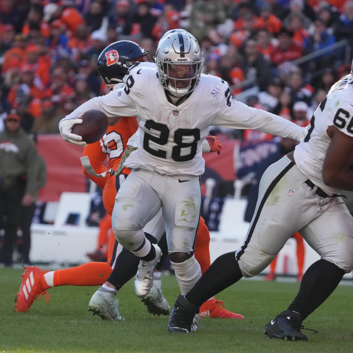 Raiders News: Has RB Josh Jacobs Lost His Place?