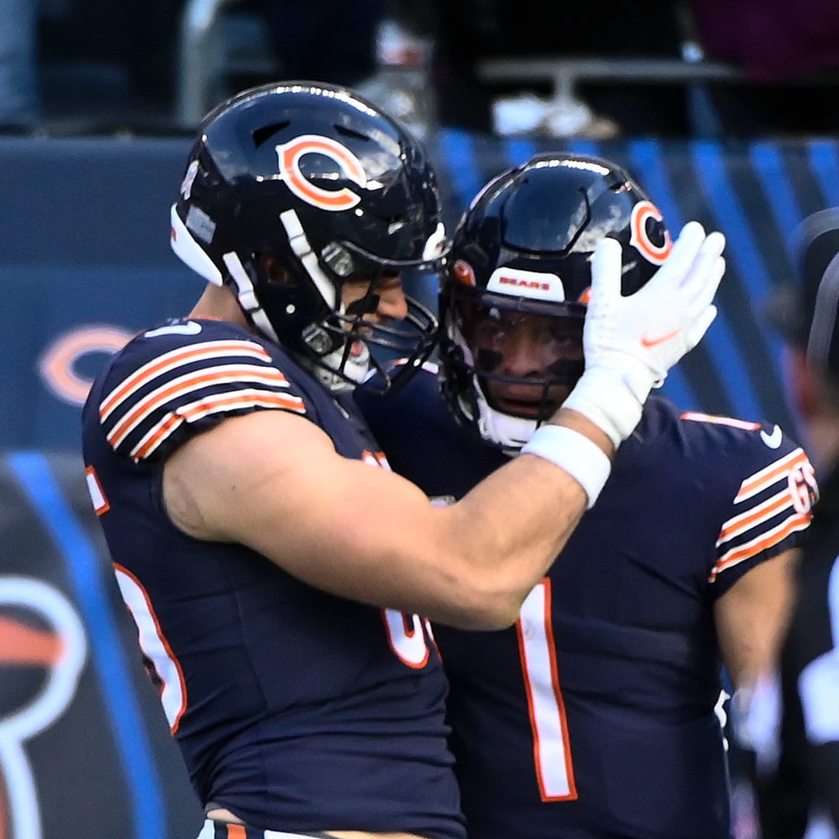 Bears, TE Cole Kmet Agree On Extension