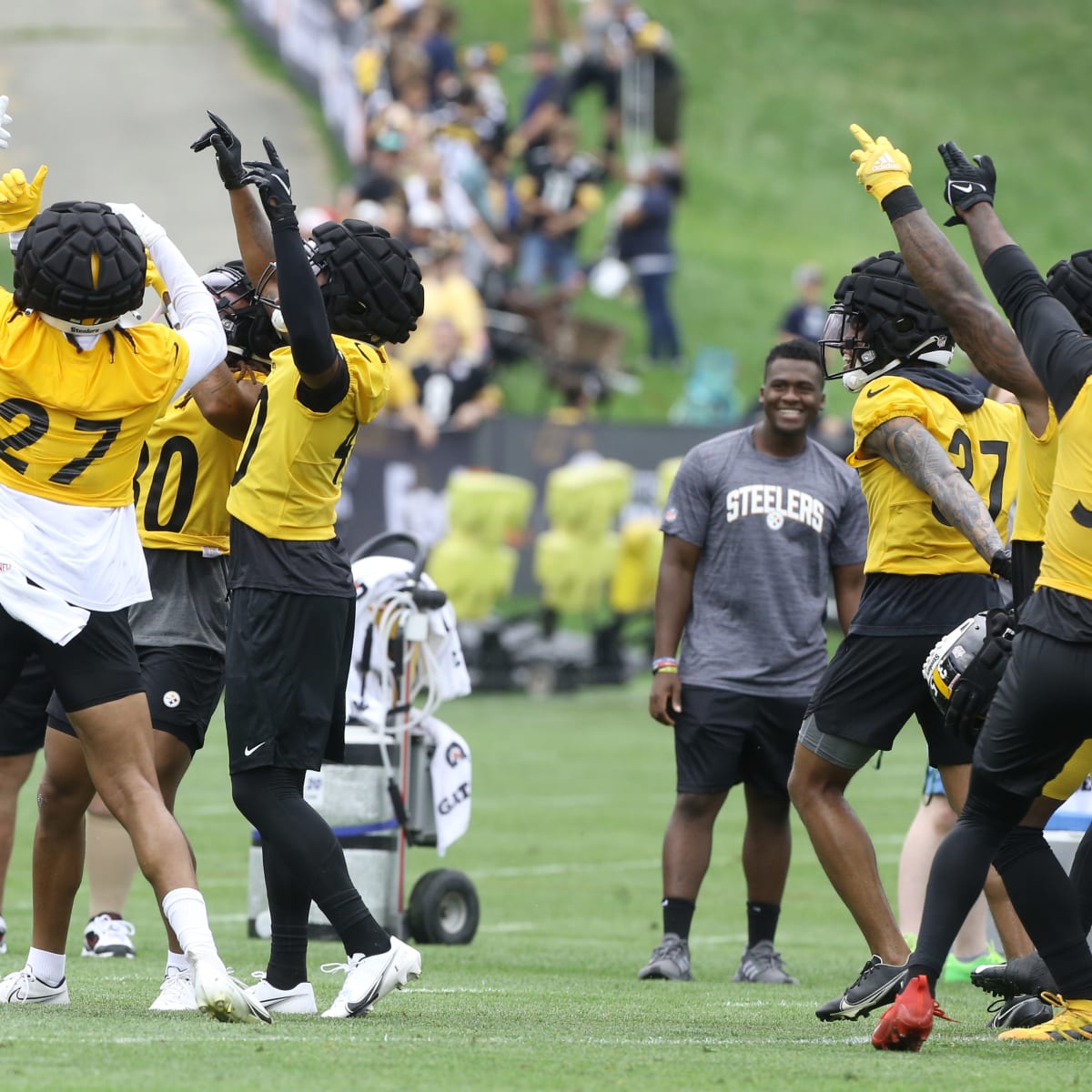 Gallery: Steelers Debut New Practice Uniforms at Camp