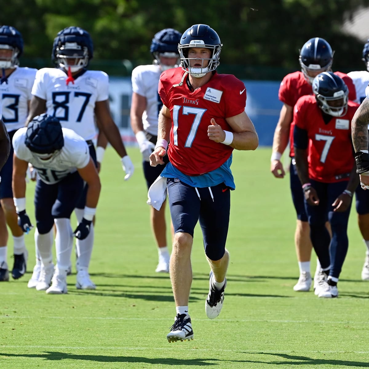 Titans, Ryan Tannehill working on offense in training camp - The San Diego  Union-Tribune