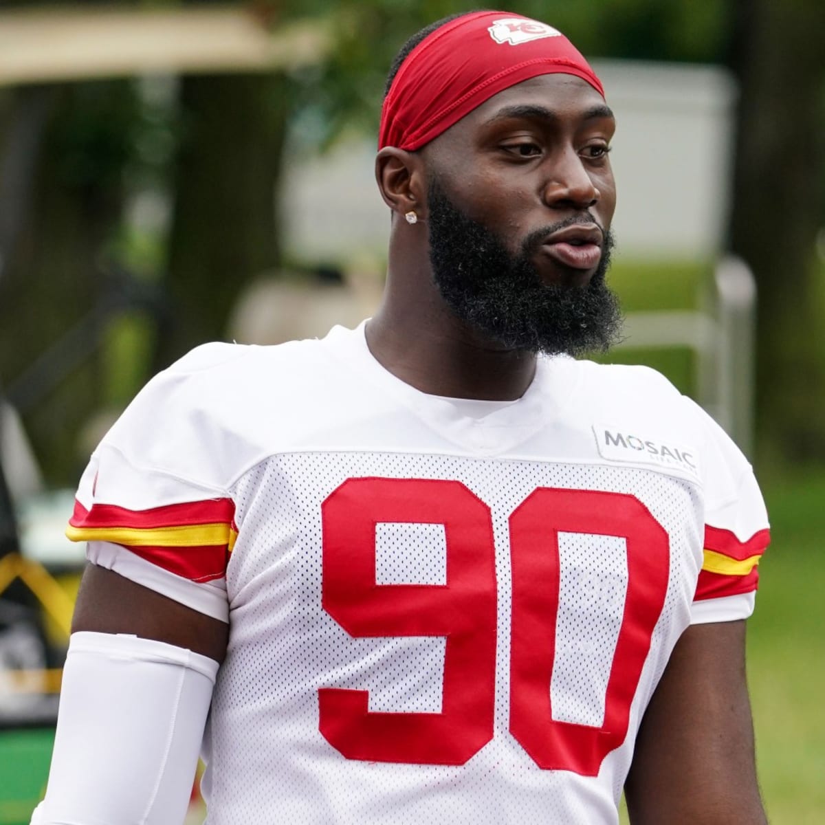 BREAKING: Chiefs SIGN Former 49ers DE Charles Omenihu 