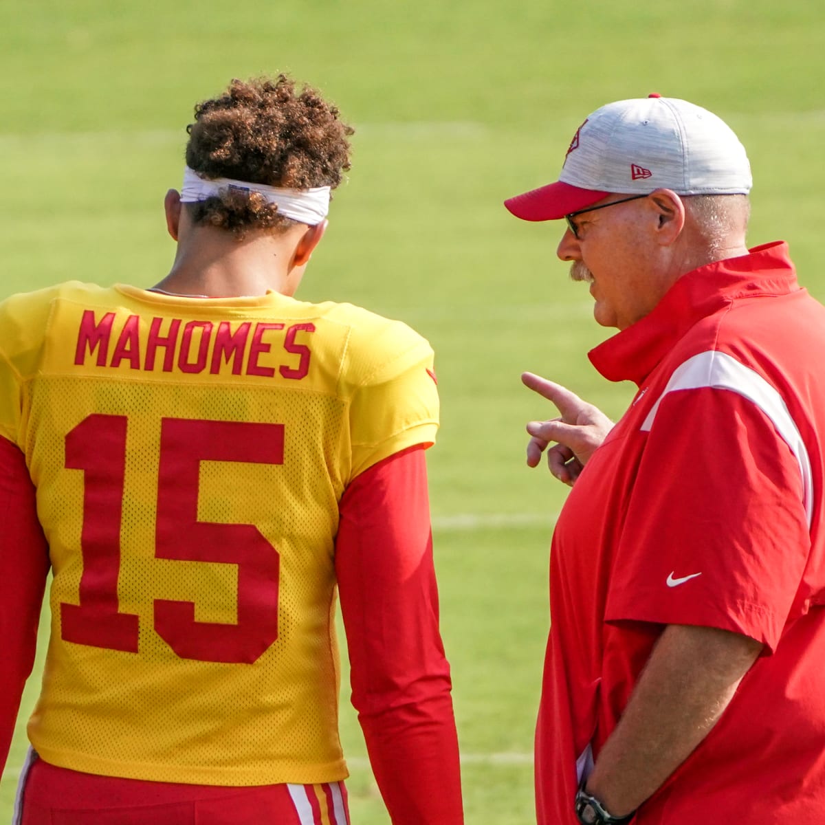 Chiefs limit Patrick Mahomes to first quarter of preseason opener