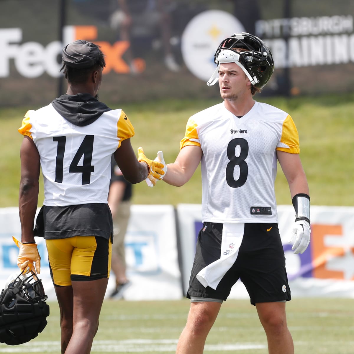 Steelers training camp: Huge turnout for last practice before pads